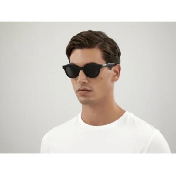 GUCCI Rectangle Wayfarer Red & Green Logo Sunglasses - Picture 2 of 10